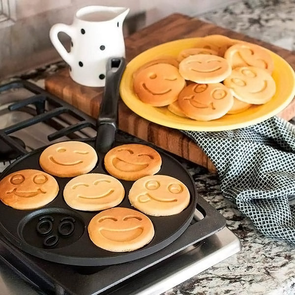 HappiPan™ — Perfekt gewendete Smiley-Pfannkuchen für einen glücklichen Start in den Tag