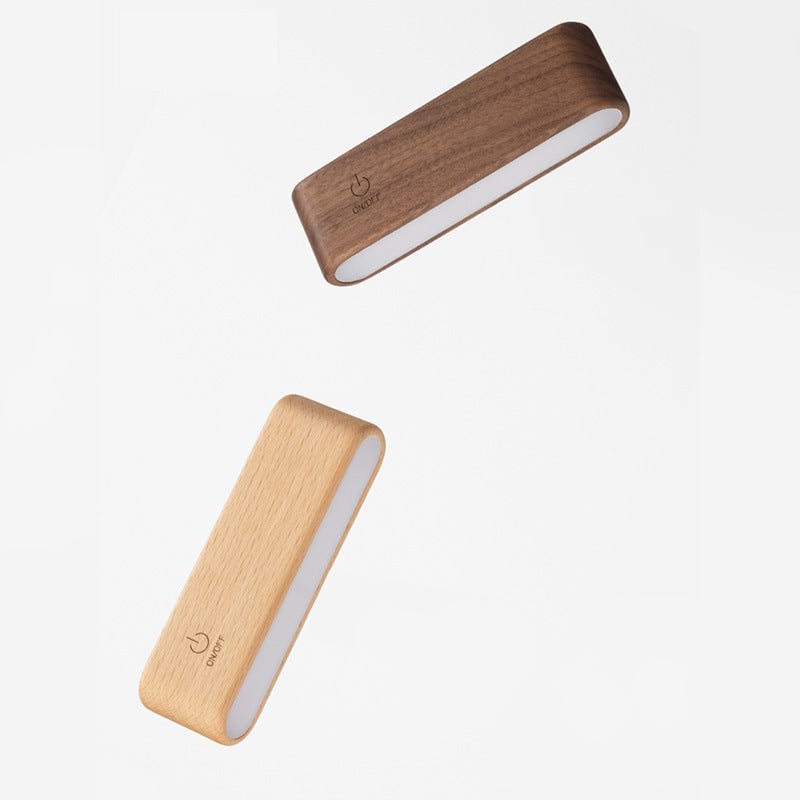 VeloCharge™ Wood Dock – Eleganz trifft mühelose 360° Lade- und Lichtsteuerung