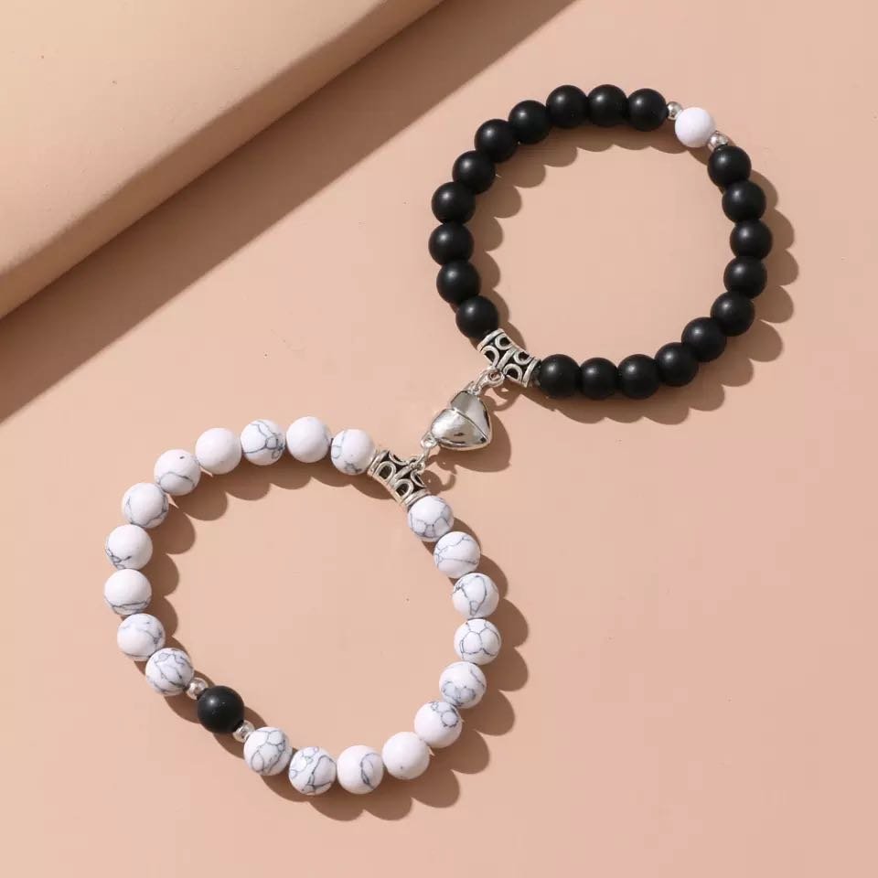 Avec quelles pierres associer Howlite ? Les meilleures combinaisons - Biloria