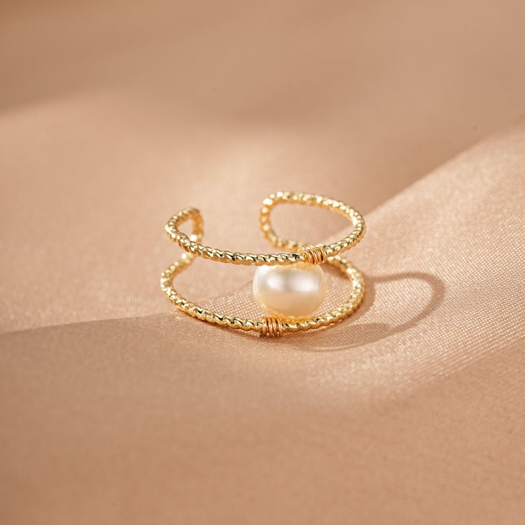 Bague Perle Naturelle Torsadée Ajustable, Bijou Artisanal Fil Cuivre - Biloria