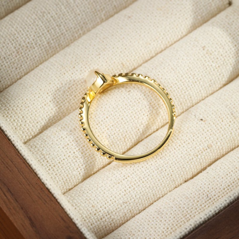 Bague Pierre de Lune Goutte Lumineuse en Argent Plaqué Or - Biloria
