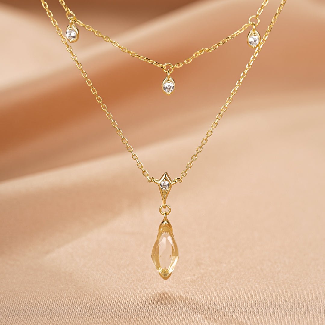 Besoin d'une lumière douce au quotidien ? Collier Cristal de Roche - Biloria