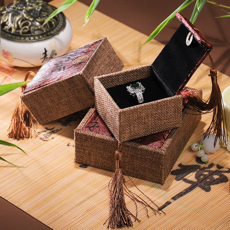 Boîte Cadeau Zen en Lin Rouge – 4 Tailles pour Bijoux - Biloria