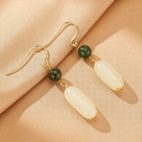 Boucles d'Oreilles Pendantes en Jade Vert et Blanc - Harmonie Bicolore - Biloria
