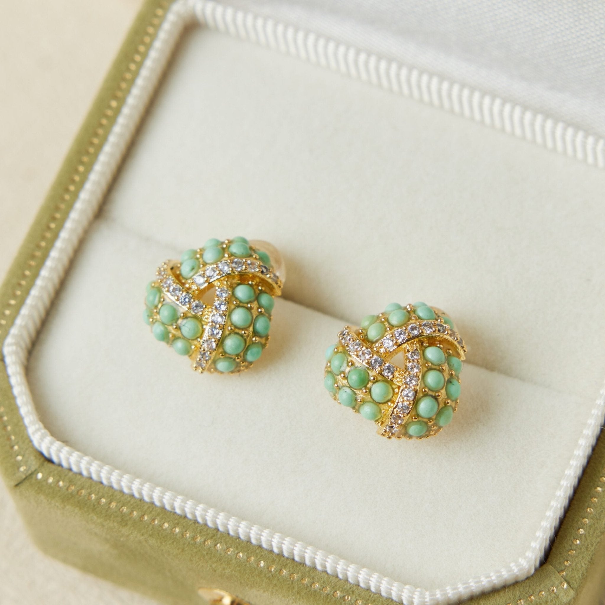 Boucles d'Oreilles Turquoise Triangle Torsade en Argent Plaqué Or - Biloria