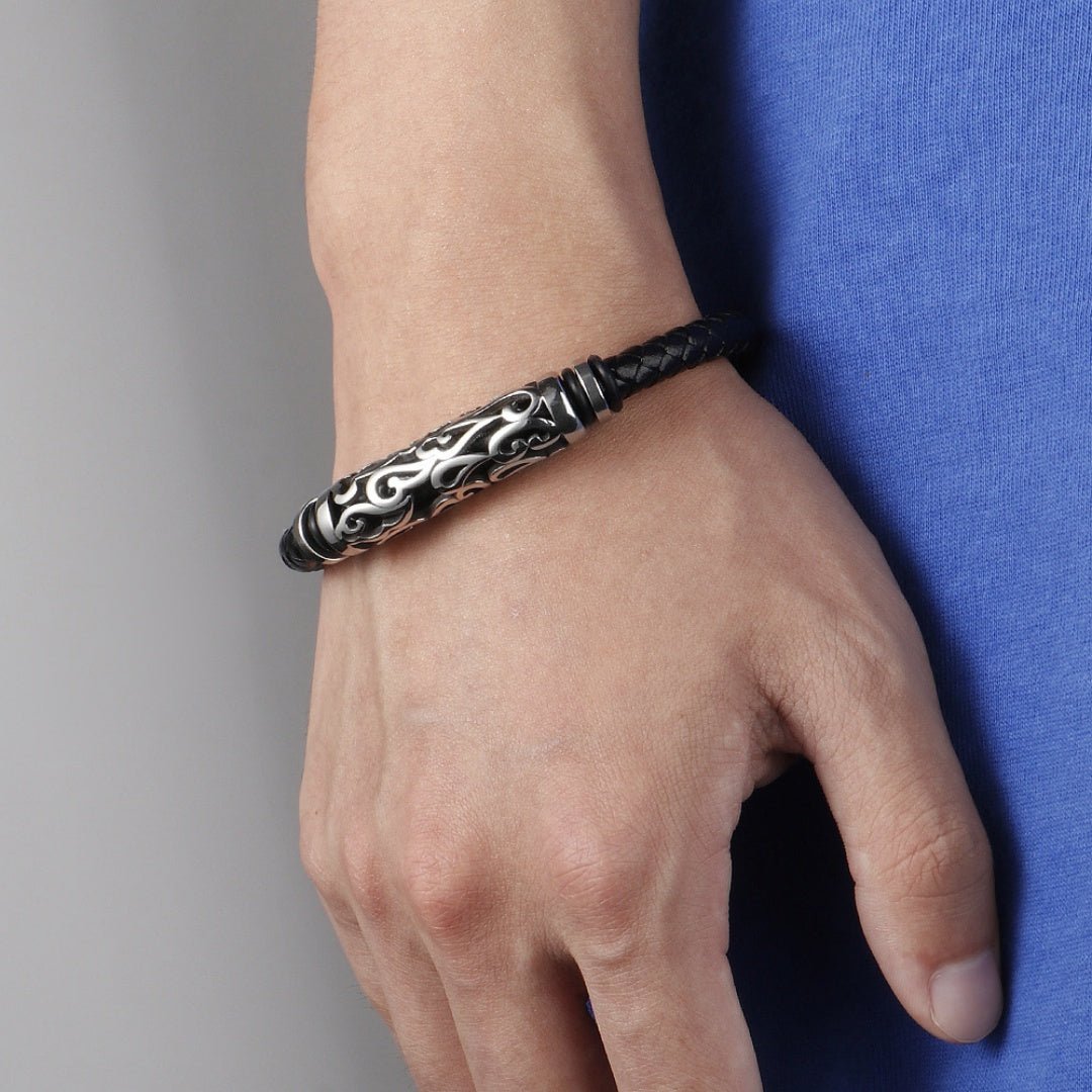 Bracelet Homme en Cuir Tressé avec Motif Tribal Argenté - Biloria