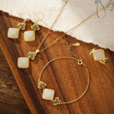 Bracelet Jade Blanc Lotus Bleu Argent Plaqué Or - Biloria