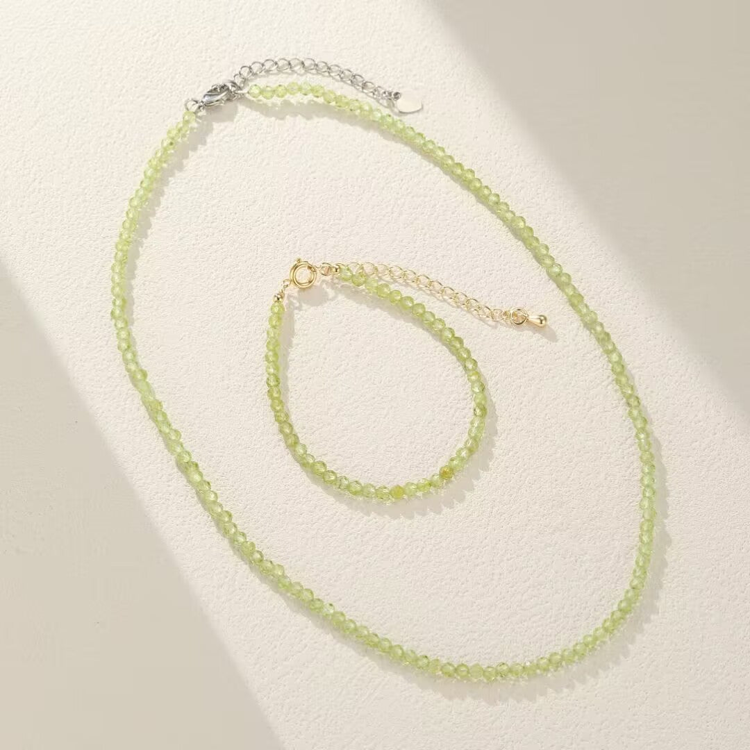 Bracelet Péridot Vert, Bijou Fait Main en Fil de Cuivre - Biloria