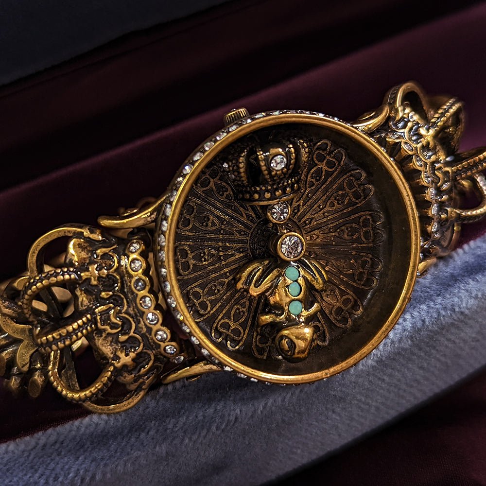Bracelet Vintage Zircon Roi Grenouille pour une Touche Royale - Biloria
