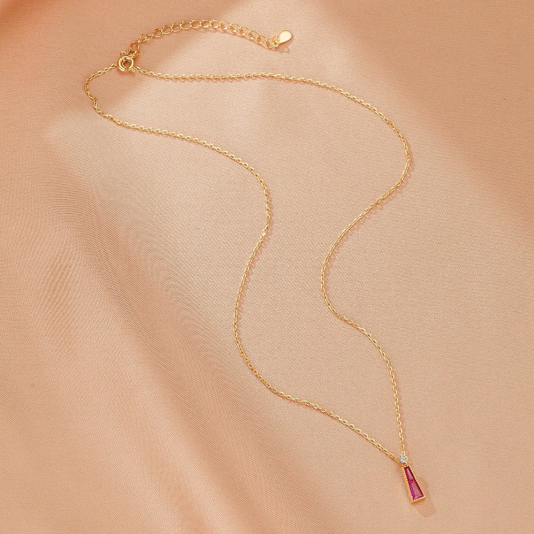 Collier Cornaline Pyramide Argent Plaqué Or – Énergie & Éclat - Biloria