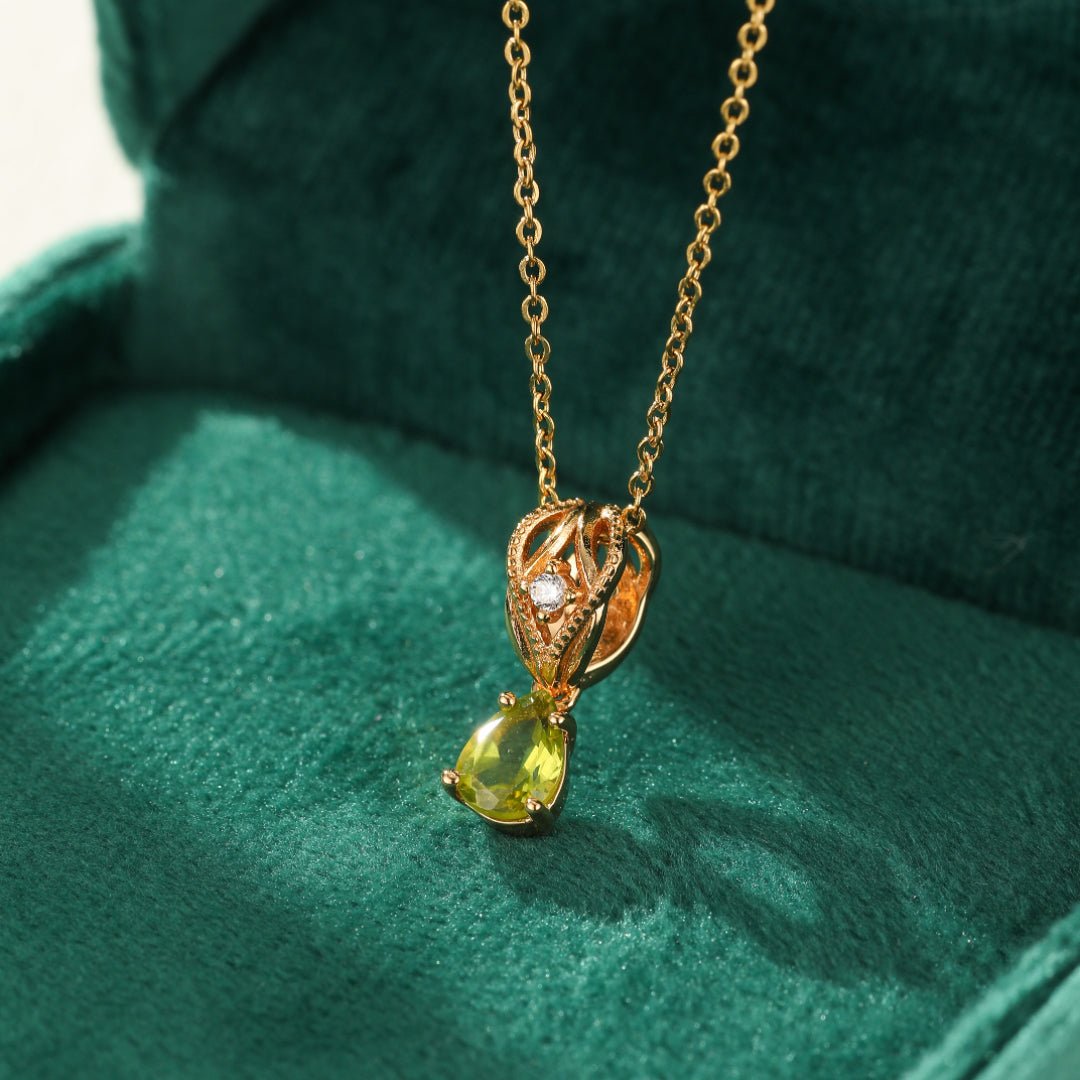 Collier Péridot et Zircon : Offrir un Bijou de Bien-Être - Biloria