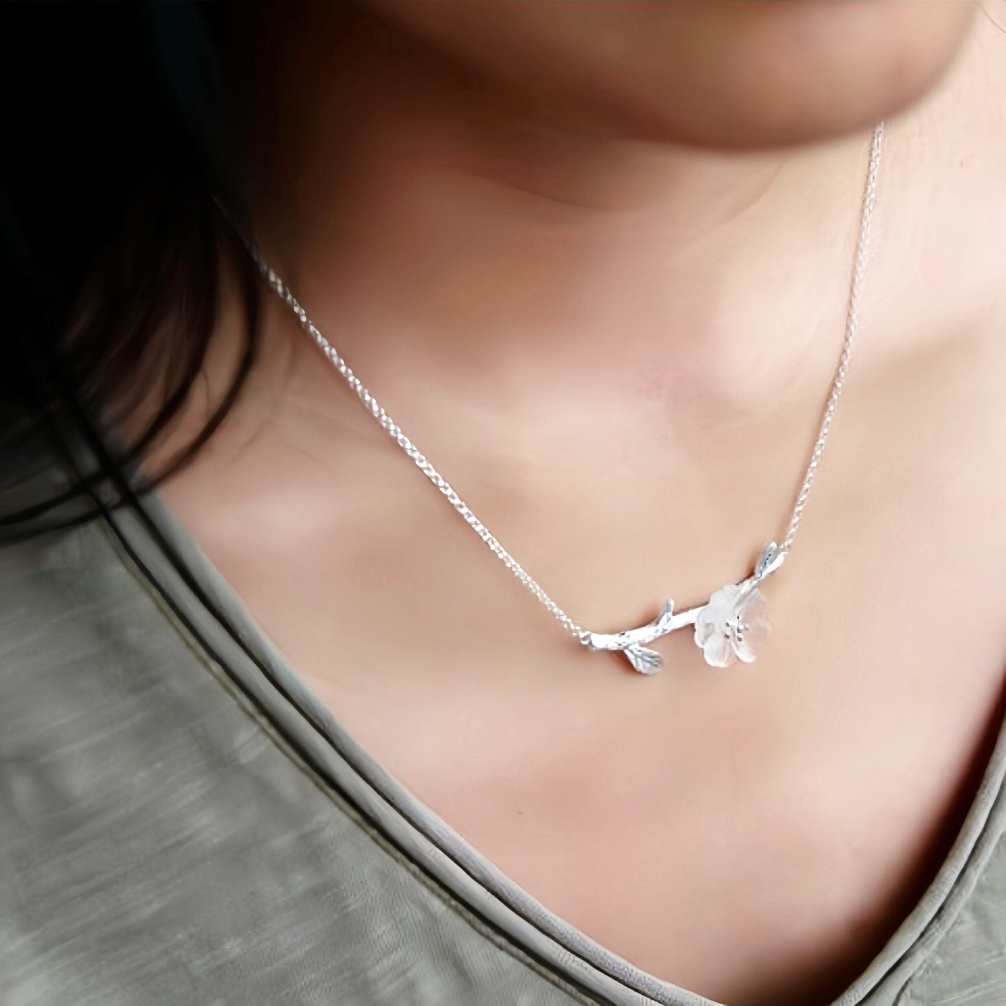 Collier Quartz Clair Lotus Argent 925 — Éveil Spirituel - Biloria
